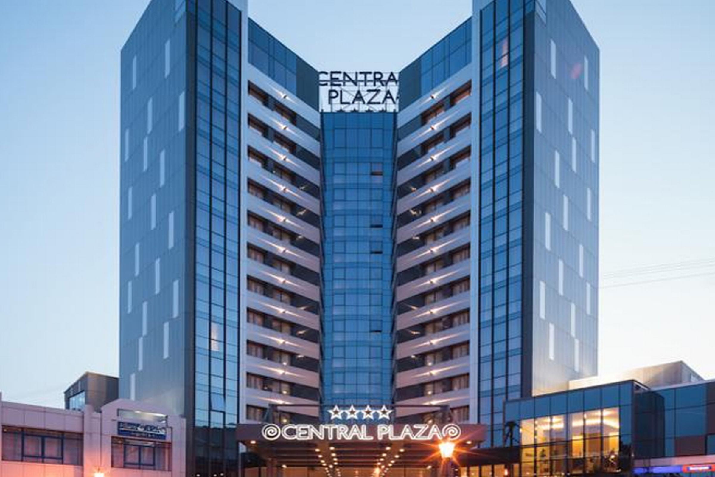 Central Plaza Hotel Karácsonkő Kültér fotó