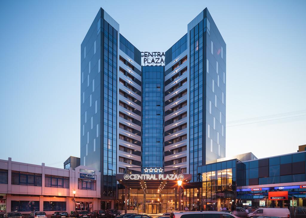 Central Plaza Hotel Karácsonkő Kültér fotó